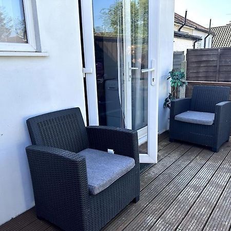 Spacious Holiday Home Near Tube Station - By Starlet Stays London Kültér fotó