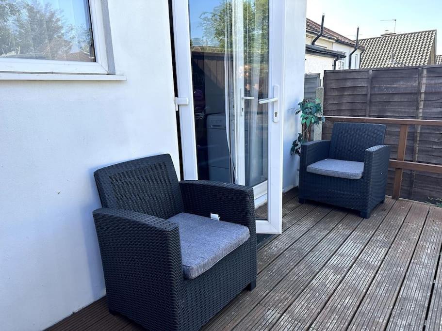 Spacious Holiday Home Near Tube Station - By Starlet Stays London Kültér fotó